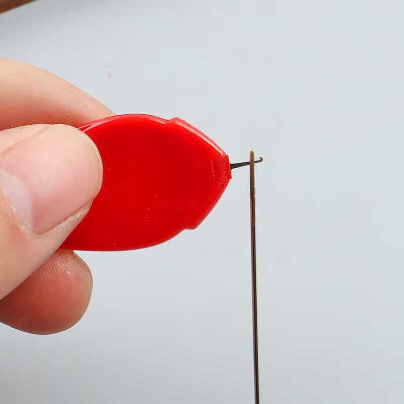 Автоматический нитевдеватель для игл, набор