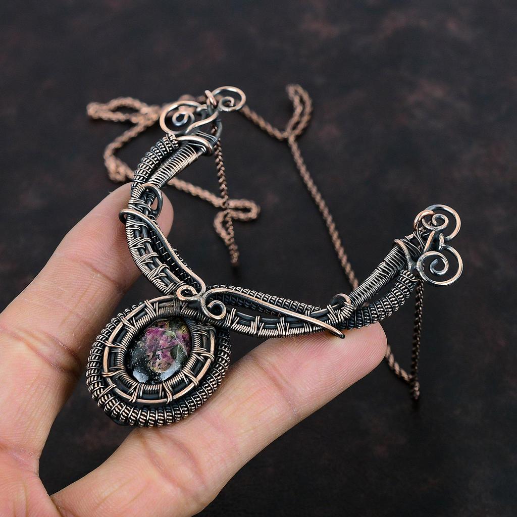 Эвдиалитовый кулон Ожерелье из медной проволоки Ожерелье с драгоценным камнем Ожерелье ручной работы Замечательные медные украшения Подарки для нее Стильное ожерелье