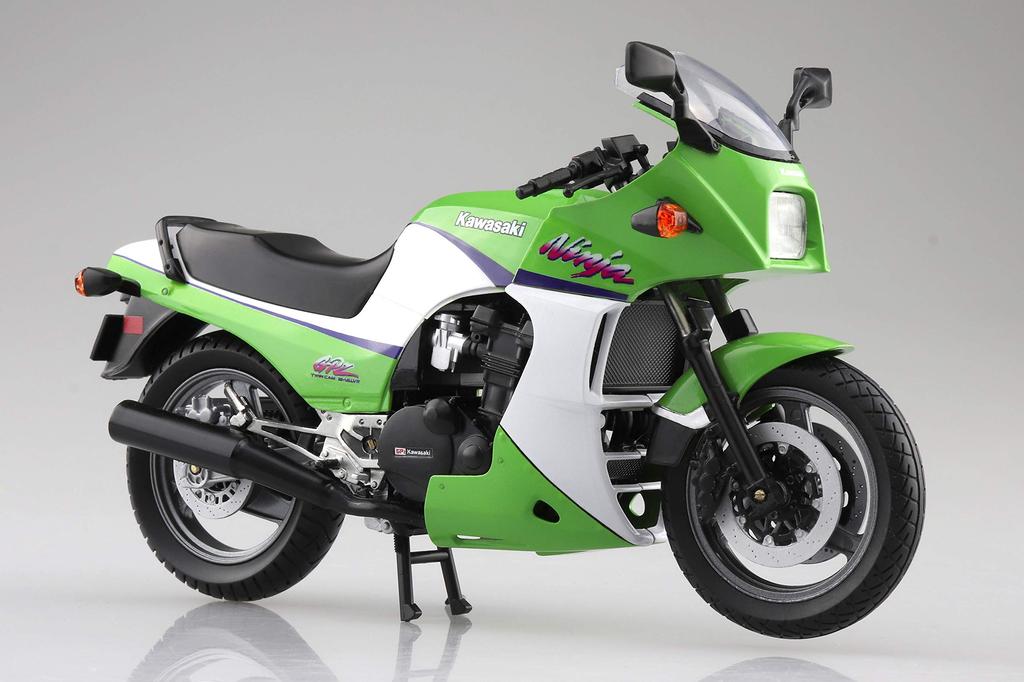 AOSHIMA Skynet Завершенный мотоцикл Kawasaki GPZ900R Lime Green 1/12