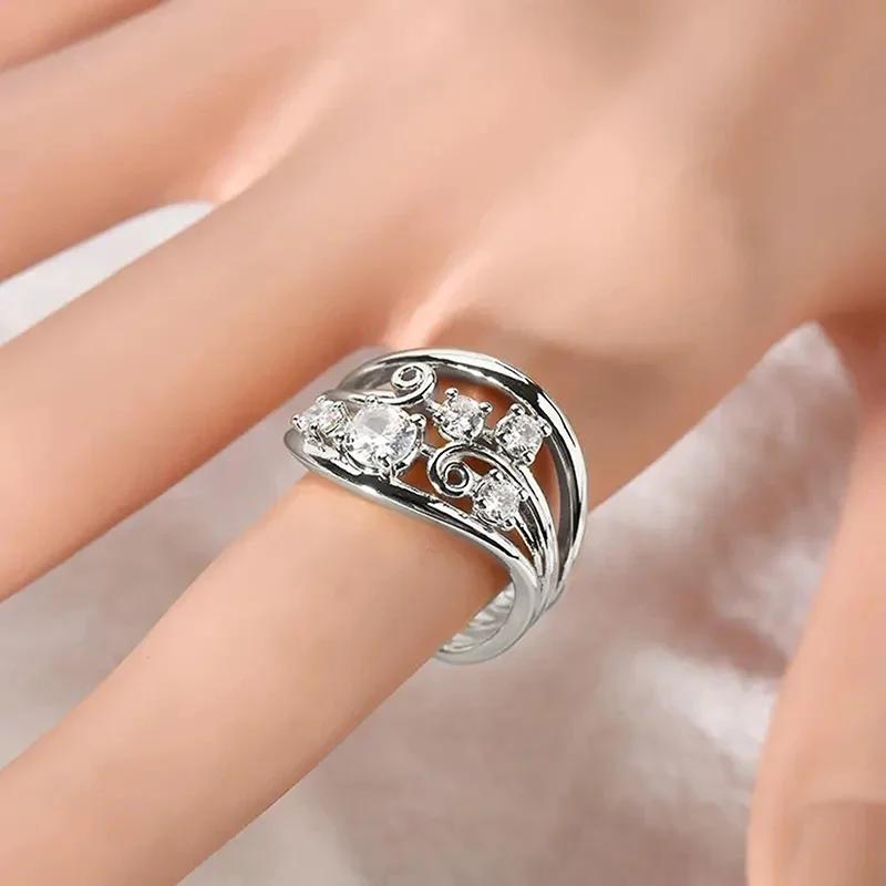 Huitan Graceful Trendy Rings with Cubic Zirconia Hollow Design Charming Finger Accessories Fashion Gorgeous Engagement Jewelry