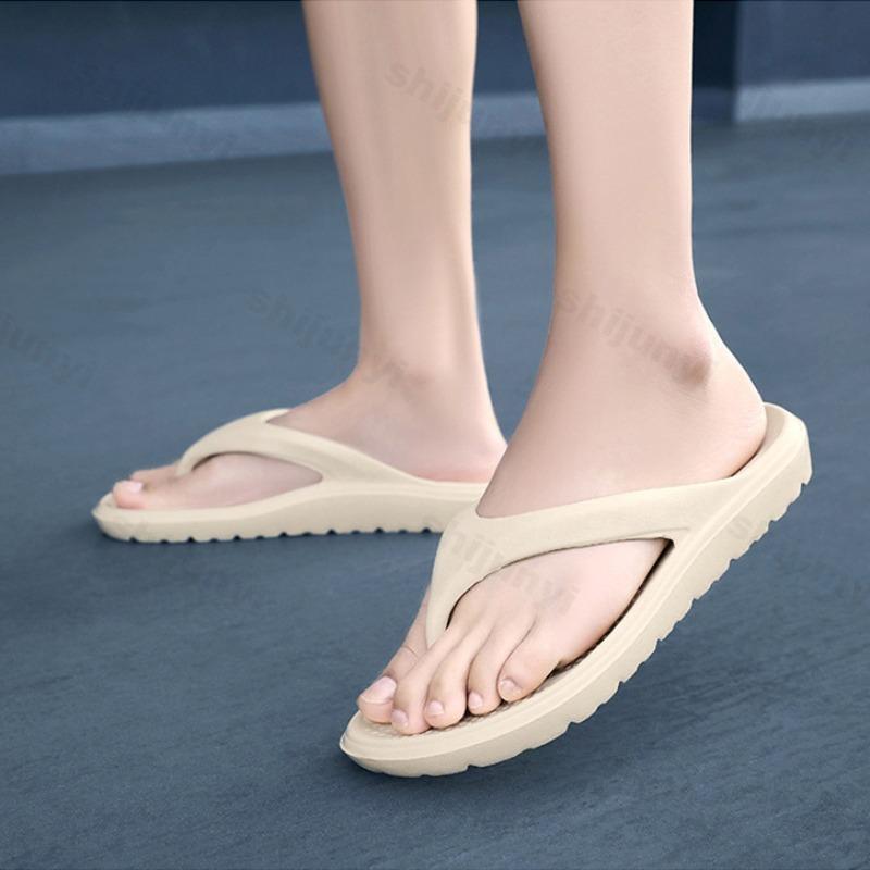 Мужские шлепанцы вьетнамки 2025 лето плоская подошва нескользящие модные мягкие трендовые с открытым носком домашние дышащие мужские уличные пляжные шлепанцы