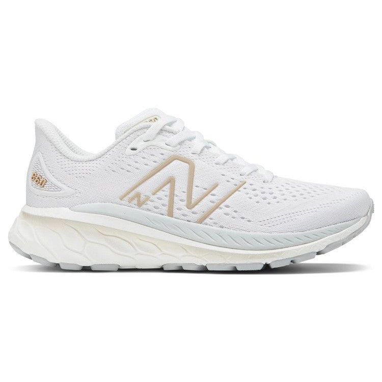 New Balance Fresh Foam X 860v13 Женские кроссовки белого светло-золотистого цвета с металликом светло-алюминиевые W860W13