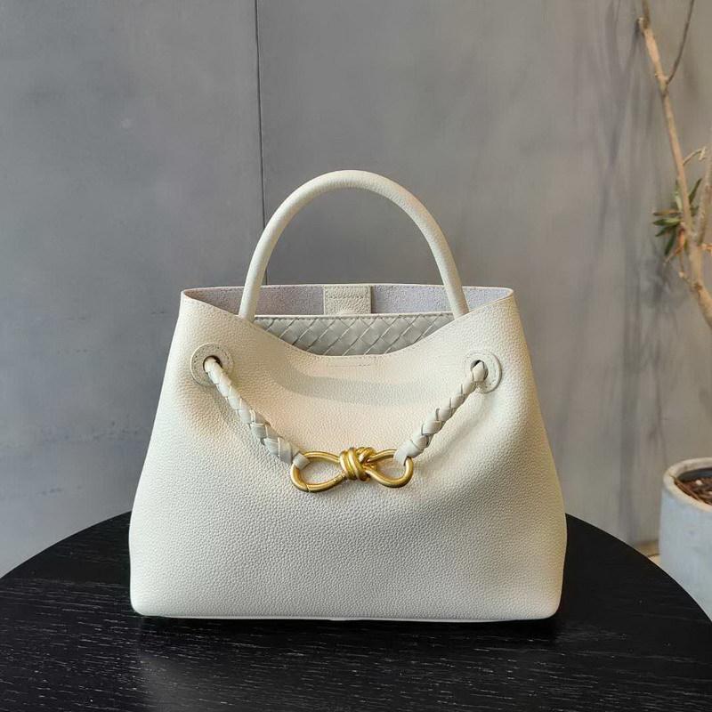 2026 Новая женская кожаная сумка первый слой коровья кожа ретро плетеная бабочка пряжка одно плечо диагональная сумка