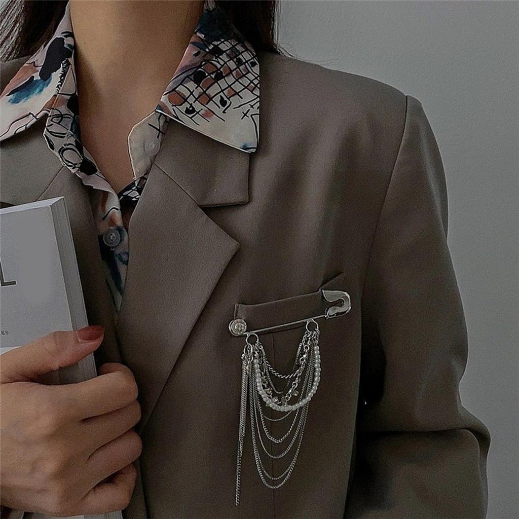 Exquisite Tassels Brooch Pin Vintage Pin Unique Accessory Statement Brooch Alloy Texture Suitable for Fashion Outfits