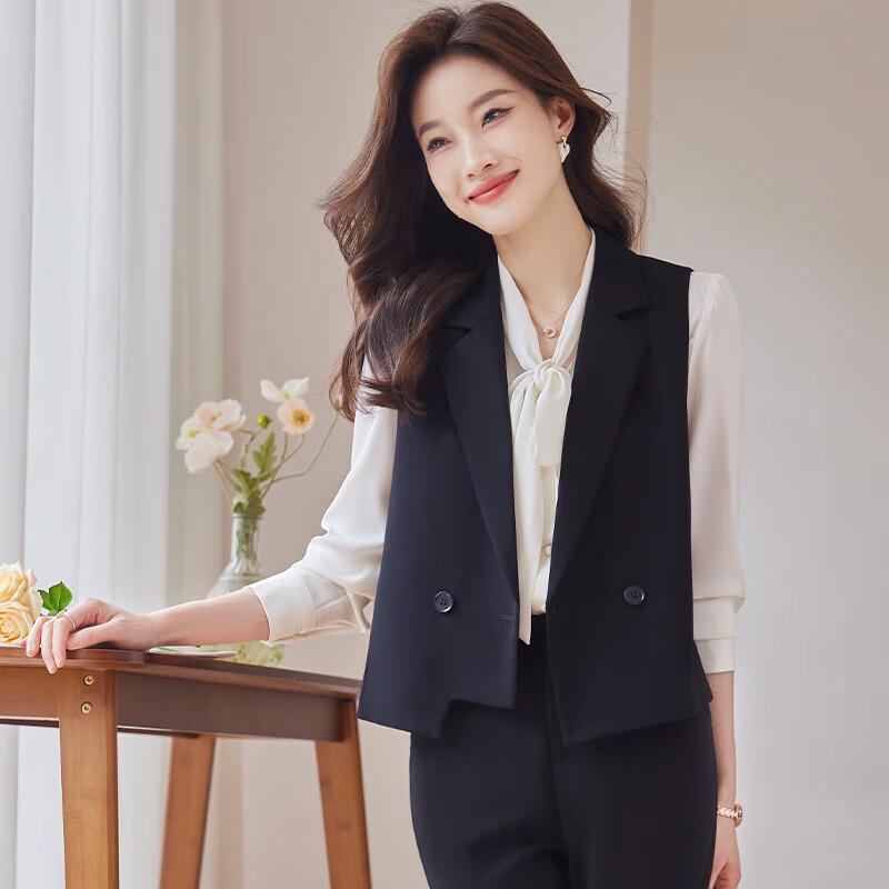 Женский элегантный деловой костюм-тройка с жилетом