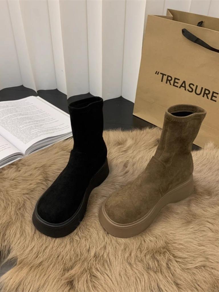 Модели осень-зима 2025 универсальная мода зарубежная интернет-знаменитость тонкие ботинки на толстой подошве мартин эластичные ботинки женские бархатные замшевые туфли