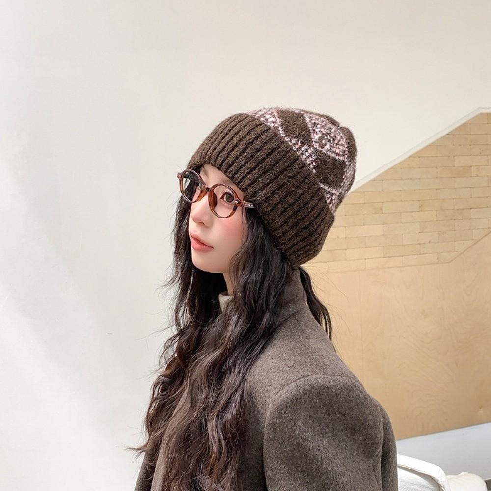 Polyester Knitted Beanie Hat Heart Pattern Earflap Beanie Daily Wear