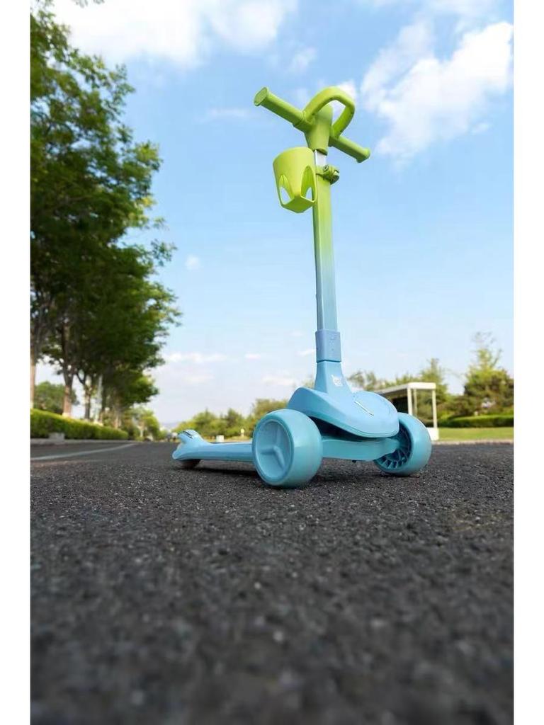 Детский складной самокат