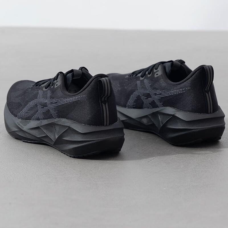 Asics Мужские беговые кроссовки NOVABLAST