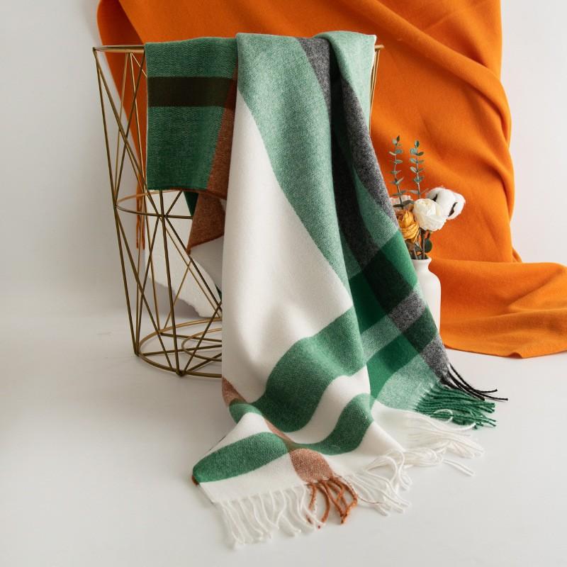 Faux Cashmere Scarf with Plaid Pattern, Thick and Warm, Long Length, Perfect for Autumn and Winter Seasons.