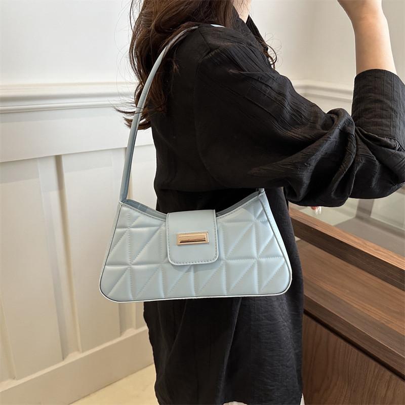 Vintage Style Retro Shoulder Bag With Chic Minimalist Design For Trendy Women