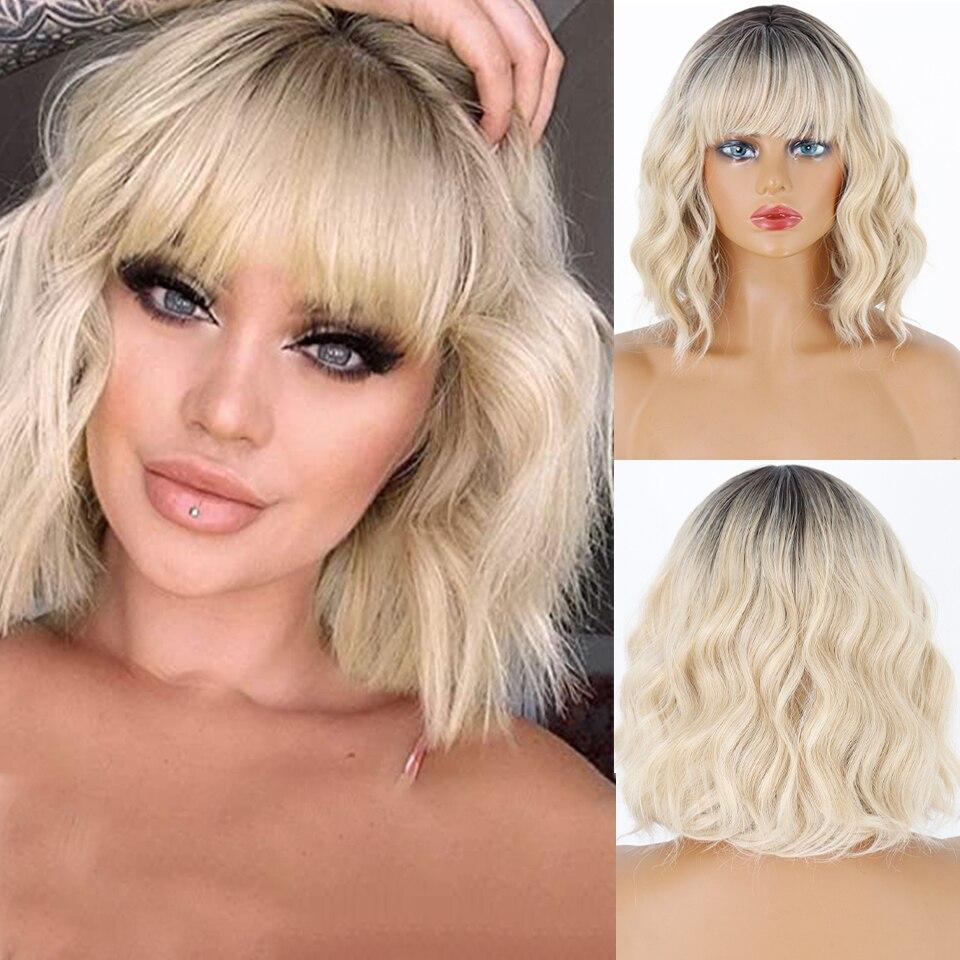 XINRAN Synthetic Short Amber Gold Wig Wave Wave Wave Hair with Air Bangs Female Synthetic Curly Hair Soft Wave Wig Suitable for Girl