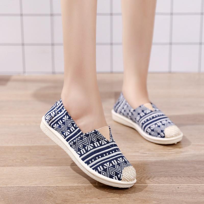 22 женские туфли повседневная мода парусиновые туфли с плоским дном дышащие старые пекинские тканевые туфли женская обувь материнская обувь низкие производители