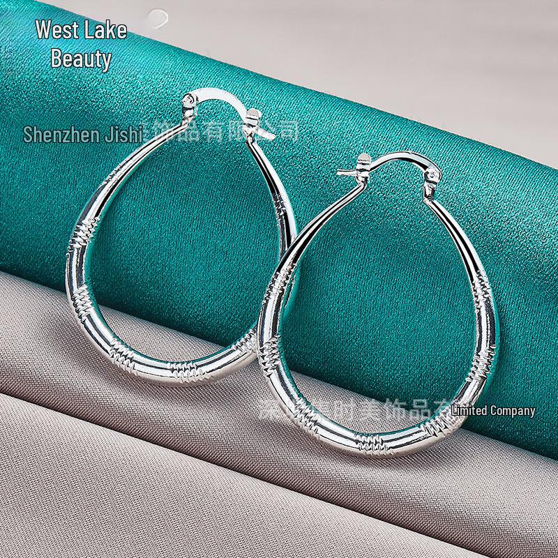 Серебряные серьги-кольца в форме буквы U с гравировкой — женские украшения от West Lake Beauty