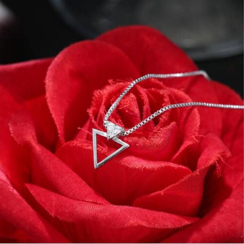 Creative Geometric Personality Fashion 925 Sterling Silver Jewelry Triangle Crystal Clavicle Chain Pendant Necklaces HZX150