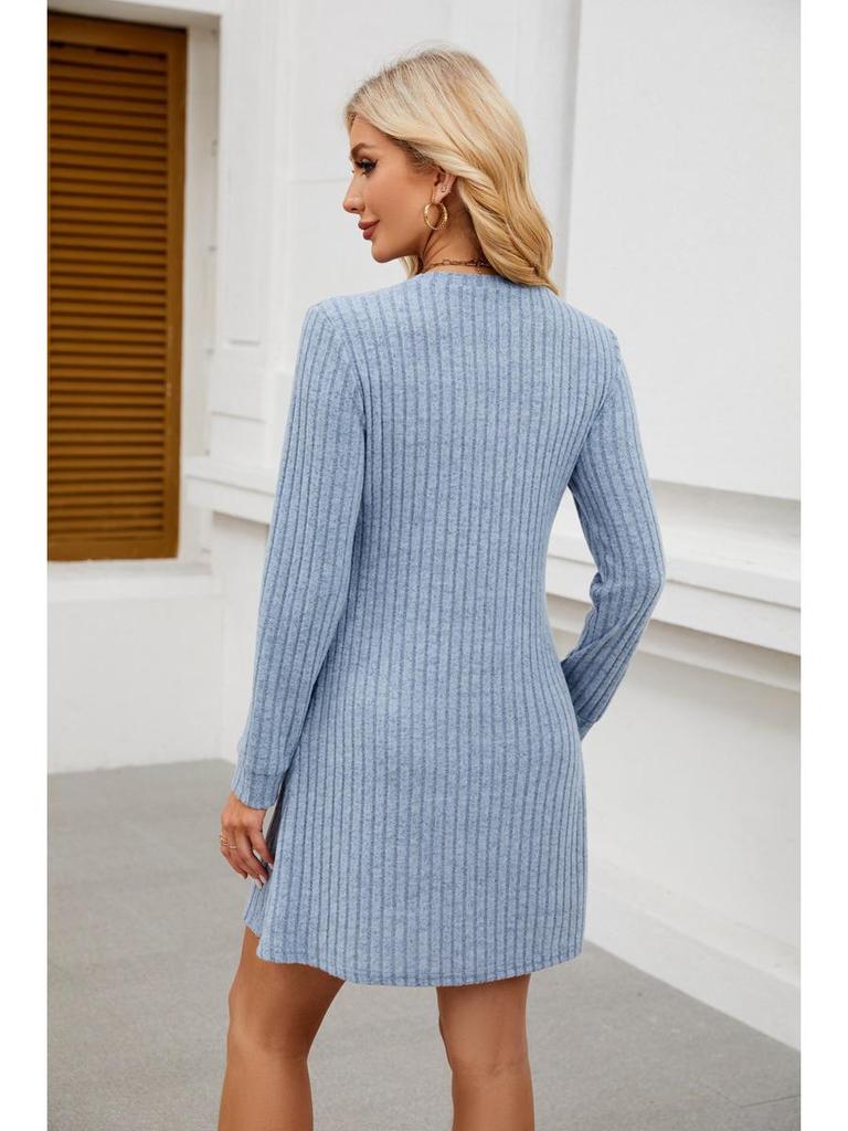 Повседневное платье 2024 года с V-образным вырезом, карманами, ребристым узором и длинными рукавами для европейских и американских женщин.