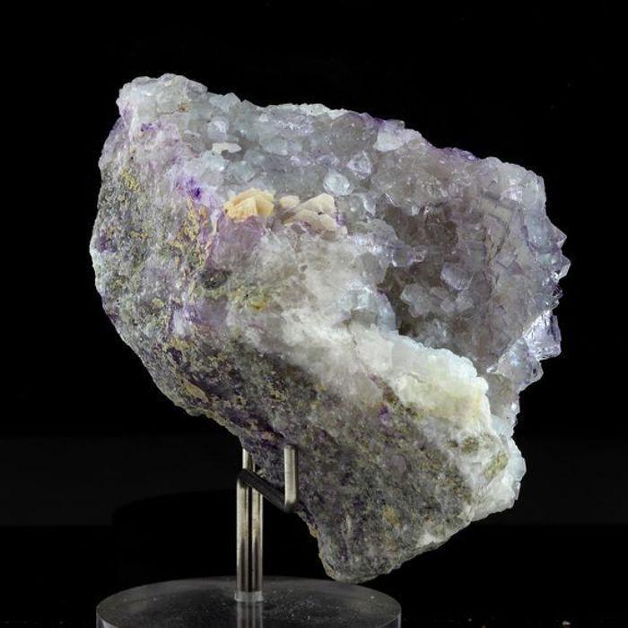 Pierres et Minéraux. Fluorite. 595.0 ct. Mine de Fontsante, Les Adrets, Var, France.