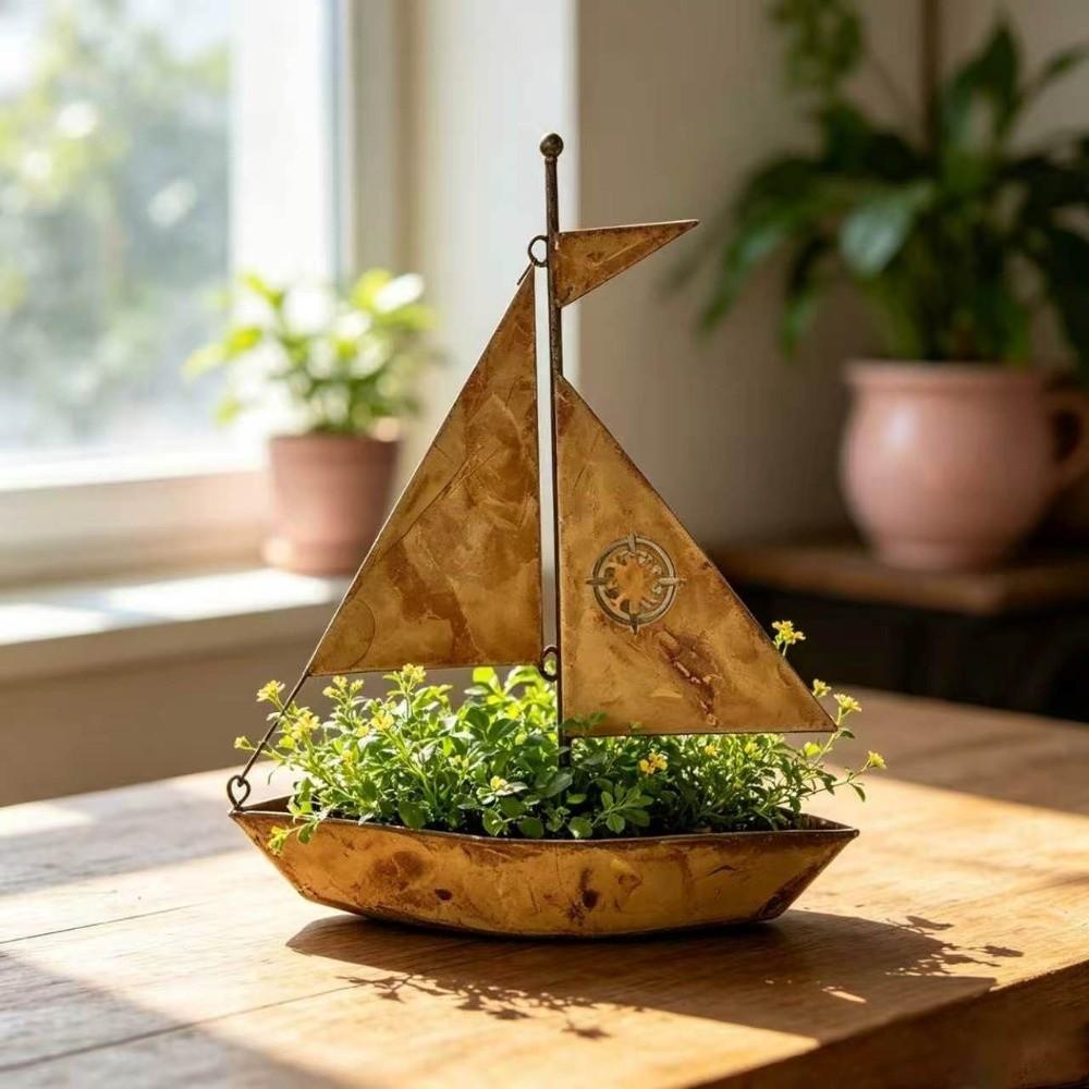 Wrought Iron Boat-Shaped Planter Rustic Potted Planter Unique Metal Succulent Pots Office Decor