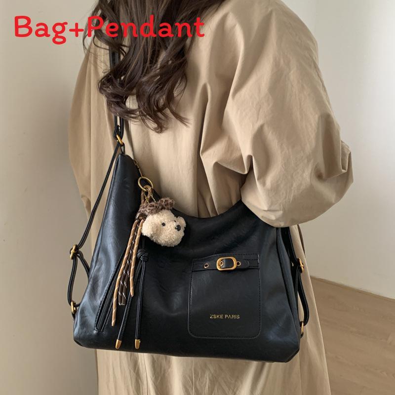 Classic Womens Shoulder Bag With Durable Pu Material And Spacious Design