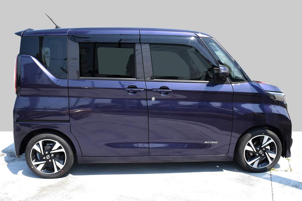 Накладка на стойку SecondStage Nissan ROOX Для автомобилей, оснащенных оригинальным козырьком SHN0186DCB /