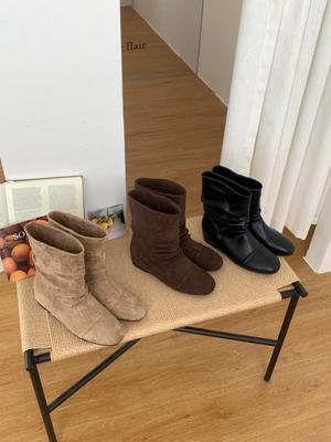 Корейская версия ретро замшевых брюк ботинок 25 осень и зима новые плиссированные модные двусторонние круглый носок универсальные со скрытой платформой на наборном каблуке