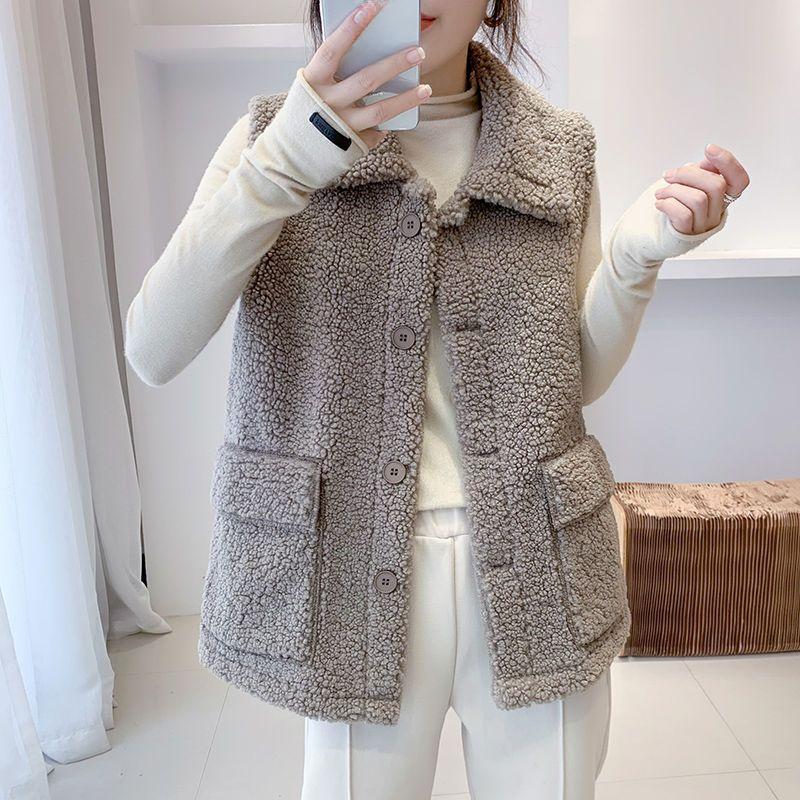 Пушистый и уютный жилет-кардиган из овечьей шерсти для женщин с карманами