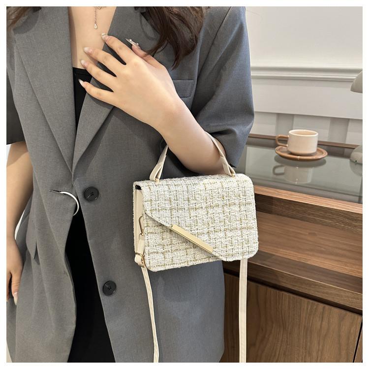 Fashion Plaid Woven Texture Handheld Small Bag For Women With Trendy Design For Daily Use