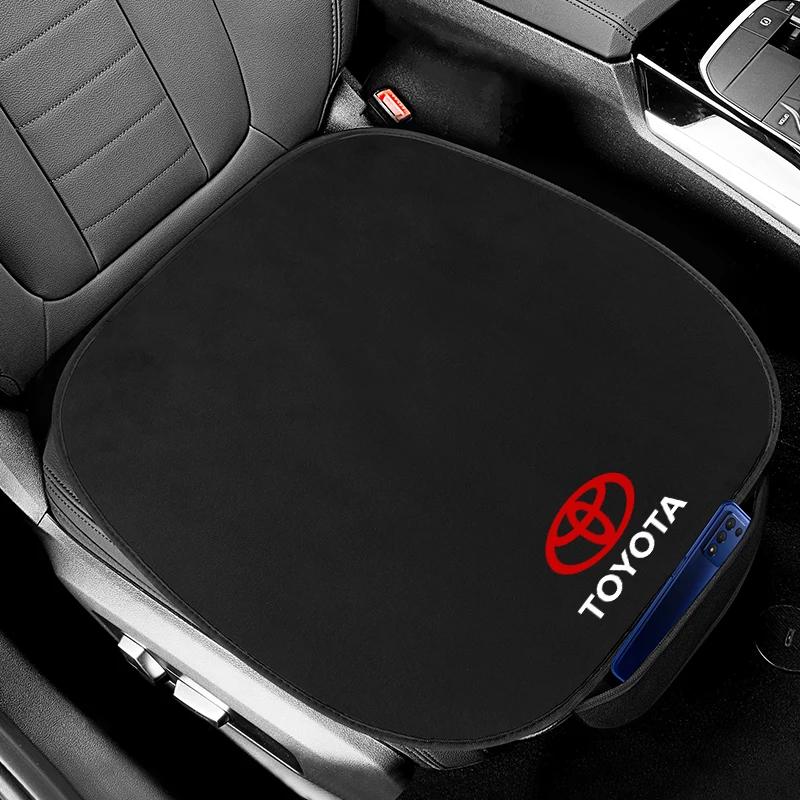 Toyota 2026 Новые колпаки на колеса Четыре сезона Универсальная дышащая плюшевая накидка на сиденье автомобиля и игрушка-подголовник Toyota Наклейка на автомобиль Toyota