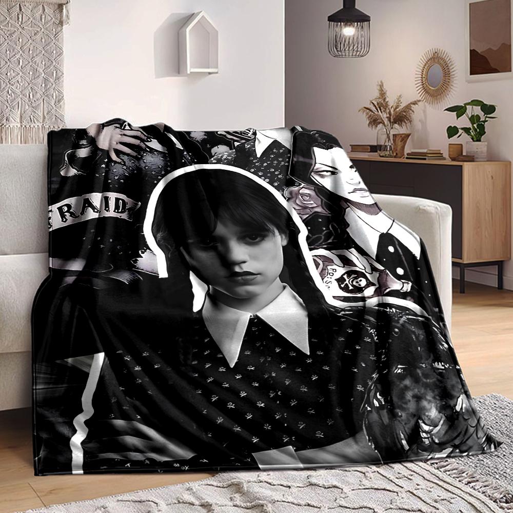 1Pc Gothic Fashion Collage Flannel Blanket, Soft And Comfortable, Casual Warm, Camping Travel, Christmas, Halloween Xmas Gift. G1221