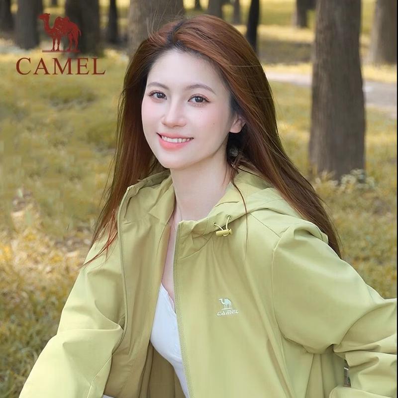 Camel Женская походная куртка с капюшоном на флисовой подкладке J23CAY6066