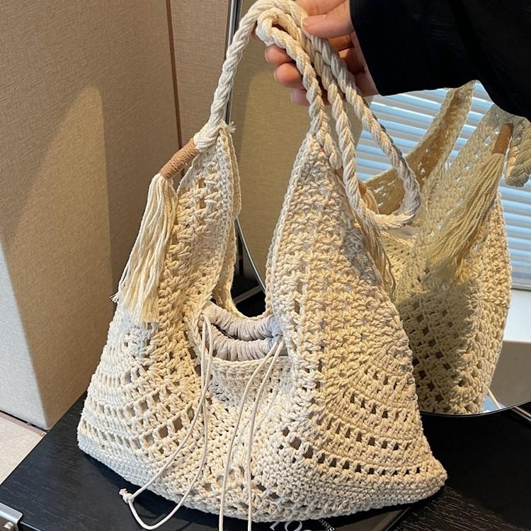 Casual Woven Shoulder Bag With Large Size And Tassel Drawstring Closure For Summer Holiday