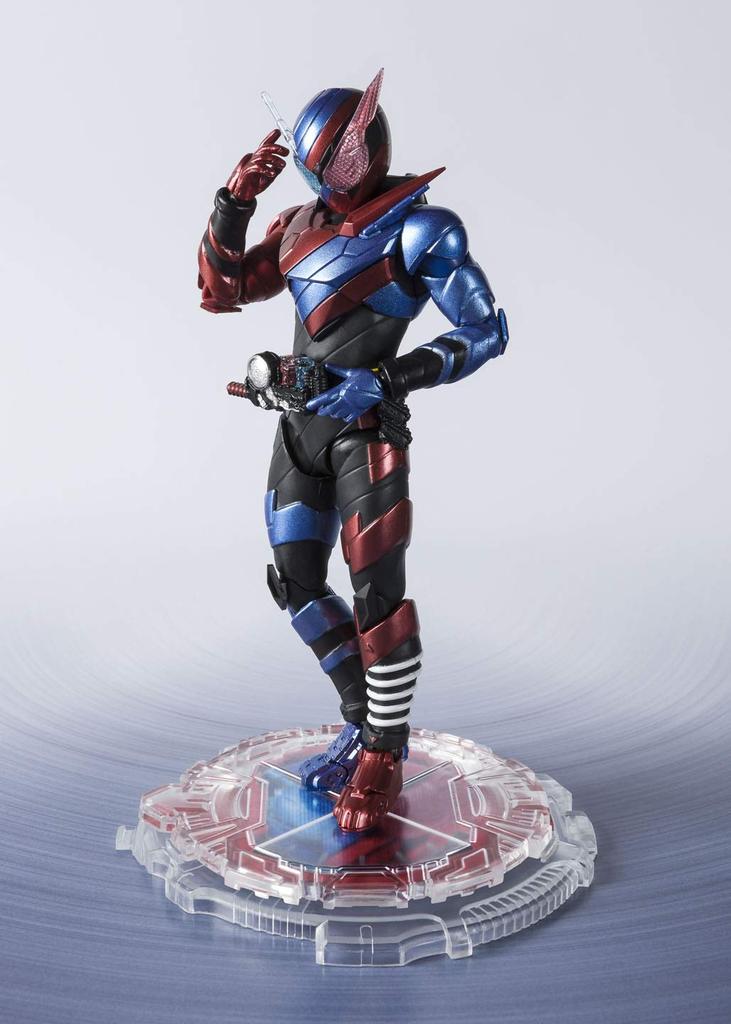 S.H.Figuarts Камен Райдер Билд Форма Кролика и Танка -20 Kamen Rider Kicks Вер.- Приблизительно 145 мм ПВХ и АБС Окрашенная Подвижная Фигурка