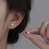 Серьги-шурупы Super Flash Four-Leaf Clover, японские простые серьги Mori Lucky Grass Cochlear Nails, инкрустированные цирконием, свежие серьги-цветы