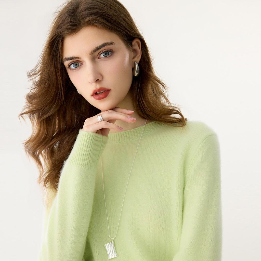 Women's Round Neck Cashmere Sweater - Solid Color, Thick Base Layer, Long Sleeves for Autumn/Winter