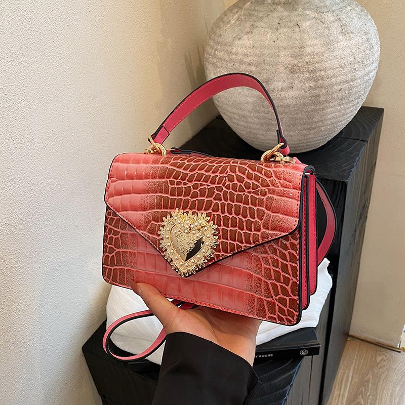 2025 European and American Crocodile Pattern Court Style Portable Underarm Bag Love Pearl Chain Commuter Flip Shoulder Messenger Bag