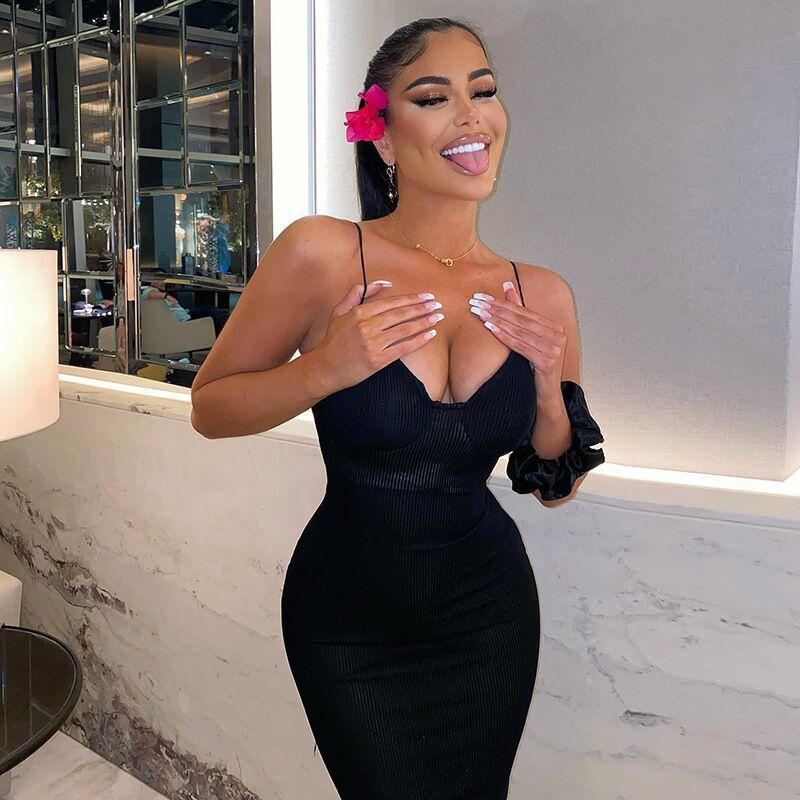 Летние однотонные тонкие длинные платья с бретельками на бретельках