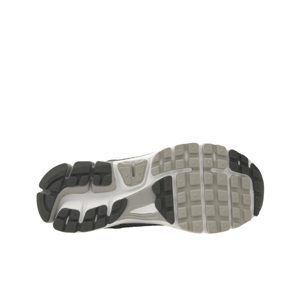Nike Кроссовки унисекс Air Zoom Vomero 5 Light Iron Ore Серый металлик-серебристый Photon-Dust FD0791-012
