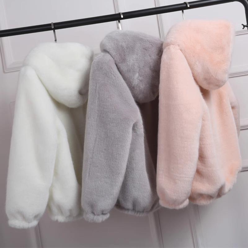 Женская короткая пушистая куртка с капюшоном, двусторонняя, осень/зима 2025