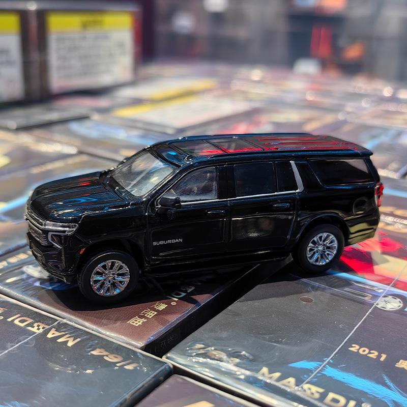 1/64 Внедорожник Suburban Металлическая модель автомобиля Литье под давлением Металлические Внедорожники Модель автомобиля Симуляция Миниатюрный Масштаб Коллекция Детская игрушка Подарок