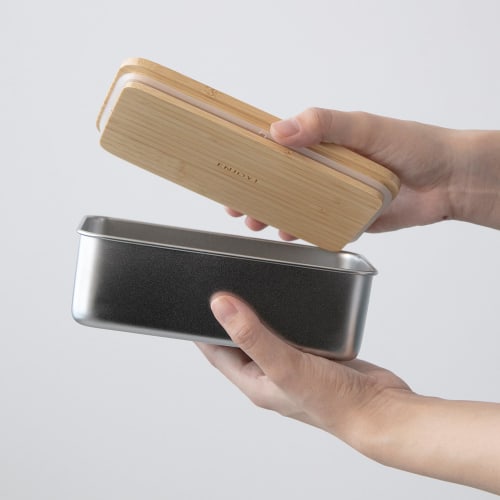Nonoji Stainless Steel Rectangle Lunch Box, Microwave and Dishwasher Safe, Stylish and Simple, with Natural Wood Lid, Black