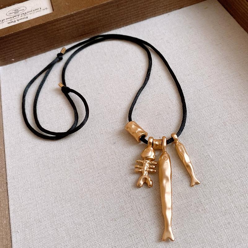 2026 New Metallic Fish Bone Pendant Necklaces for Women Femme Long Adjustable Wax Rope Sweater Chain Statement Jewelry