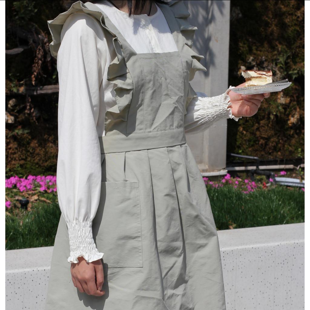 Ruffled Crossback Apron For Baking And Cooking With Waterproof Cotton Material
