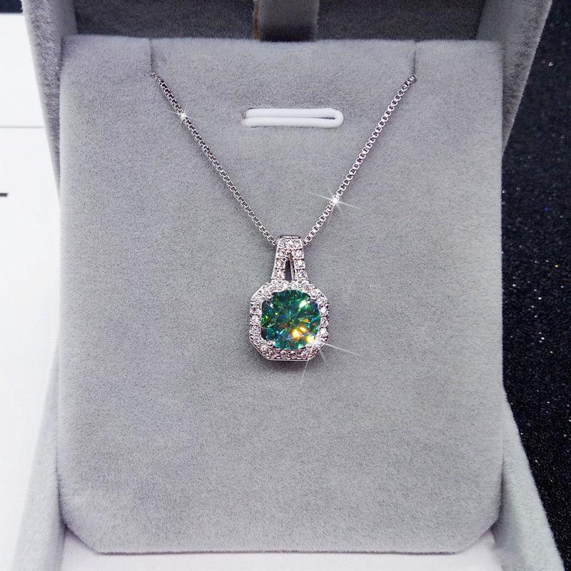 BELLA BOX 2 Carat Eight Heart Eight Arrow Blue-green Gorgeous Classic Pendant Clavicle Necklace For Women Square Charms Engagement Anniversary Jewelry