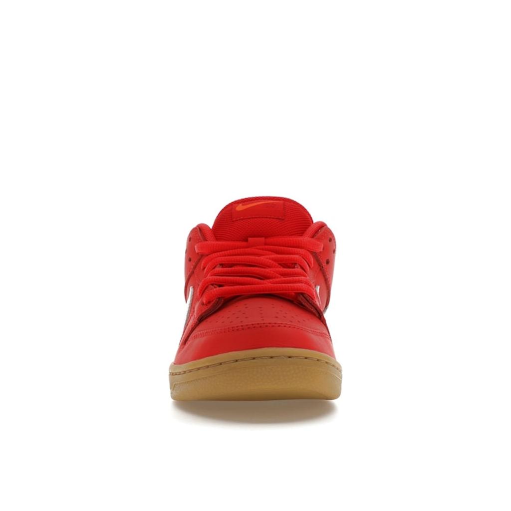 Nike Кроссовки унисекс Dunk Low Pro SB University Red Gum White Gum-Light-Brown Gym-Red FJ1674-600