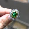 Супер Блеск Роскошное Инкрустированное Изумрудом Имитация Изумруда Открытое Кольцо, Двухцветное Яркое Алмазное Обручальное Кольцо