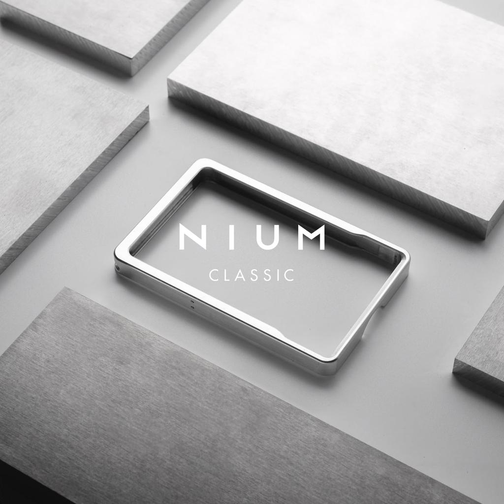 Мужская тонкая визитница Nium Classic, Сделано в Японии, Жесткий дюралюминий, Вмещает IC-карты и платежи через сенсорный экран, Серебристый