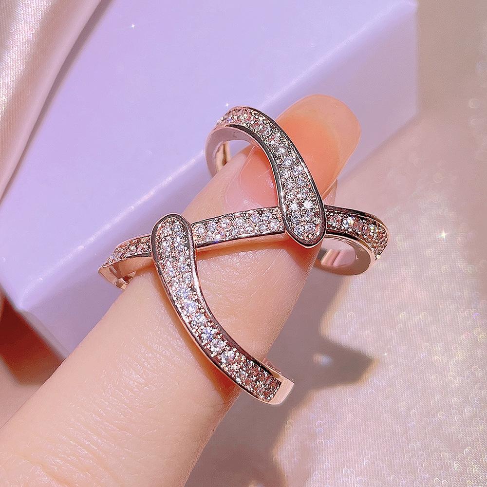 European and American Fashion Copper Plated Rose Gold Micro Set Zircon Chain Interlocking Ring for Women Trendy Ring Accessories