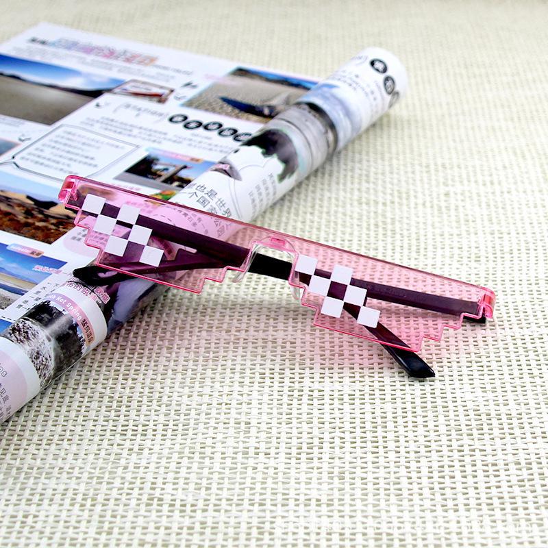 Пиксельные квадратные мозаичные солнцезащитные очки в стиле аниме - Модные прямоугольные оправы