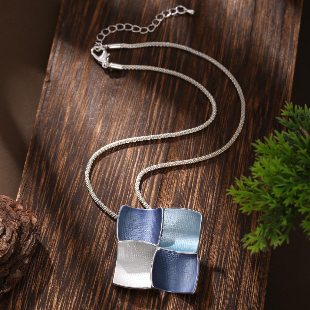 Новая эмалевая геометрическая квадратная подвеска, женское высококлассное квадратное универсальное ожерелье.