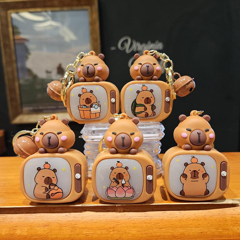 Мультяшный милый телевизор с капибарой и подсветкой, креативные забавные животные, брелок для ключей, автомобильный брелок, рюкзак, кулон для детей, ювелирный подарок